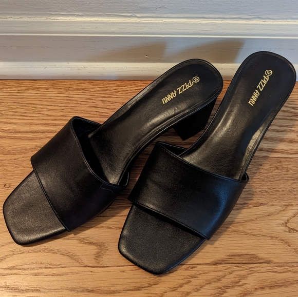 Block Heel Open Toe Mule - Picture 4 of 8